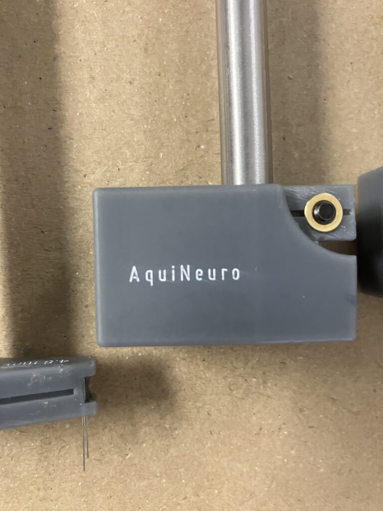 Holder sur mesure pour canule d'injection