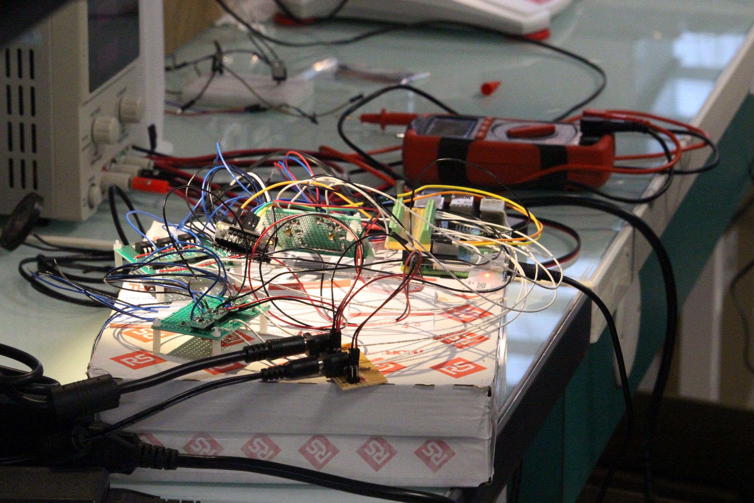 Spécialisé en électrophysiologie, optogénétique, et photométrique